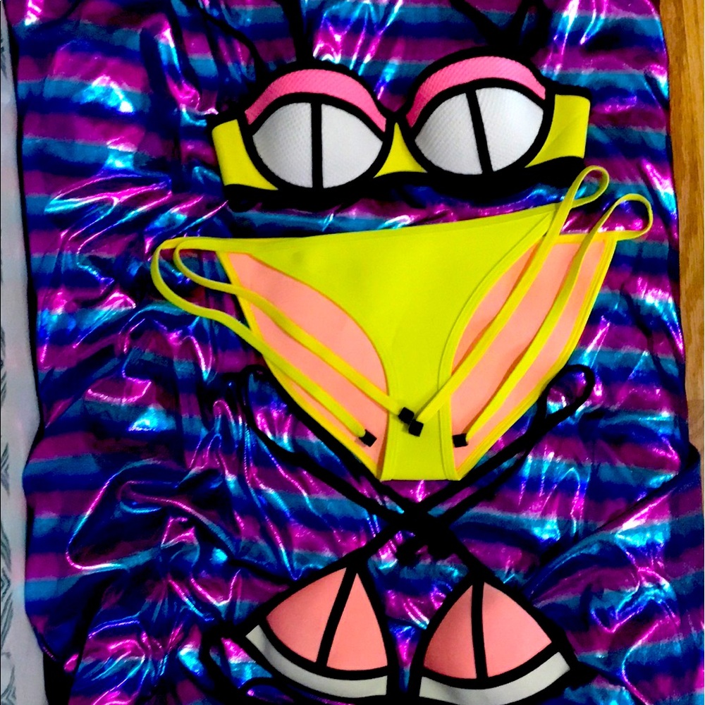 TRIANGL 3 piece pink/black/yellow bikini Adjustable